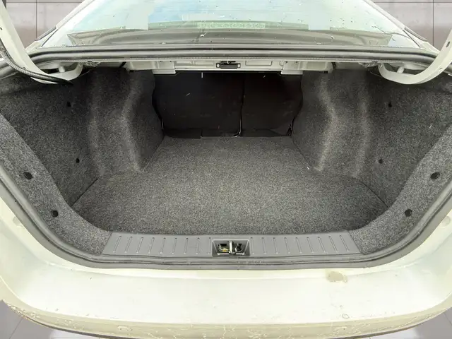 2024 Nissan Versa SR CVT - Photo 11