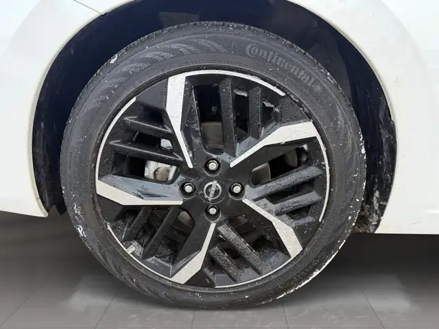 2024 Nissan Versa SR CVT - Photo 12