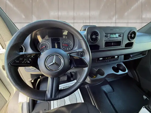 2025 Mercedes-Benz Sprinter 2500 High Roof I4 Diesel 170' - Photo 10
