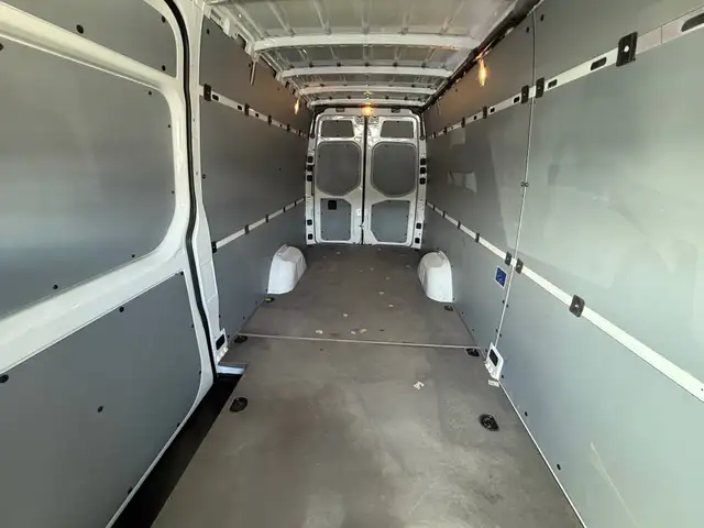 2025 Mercedes-Benz Sprinter 2500 High Roof I4 Diesel 170' - Photo 13