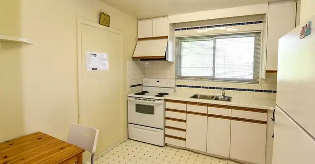 Room for Rent - Female Only - Mohawk College West 5th - NOW - Photo 4