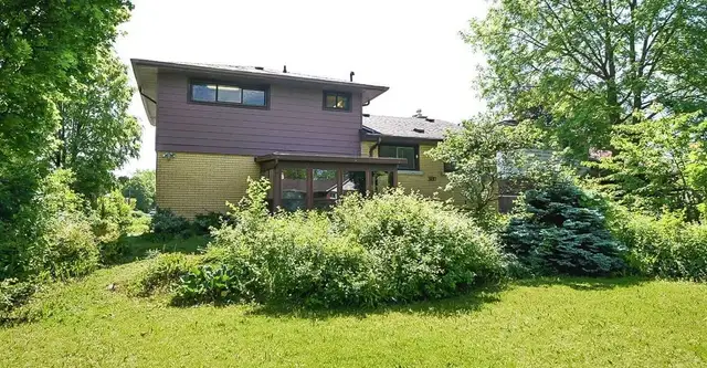 Room for Rent - Female Only - Mohawk College West 5th - NOW - Photo 6