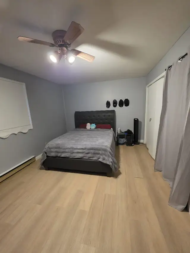 Spacious 4 Bedroom/ 3 Bathroom Townhouse Upper Level for Rent - Photo 6