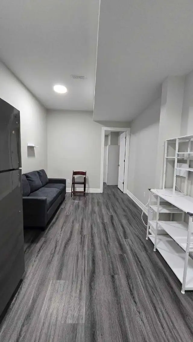 rent spacious - Photo 3