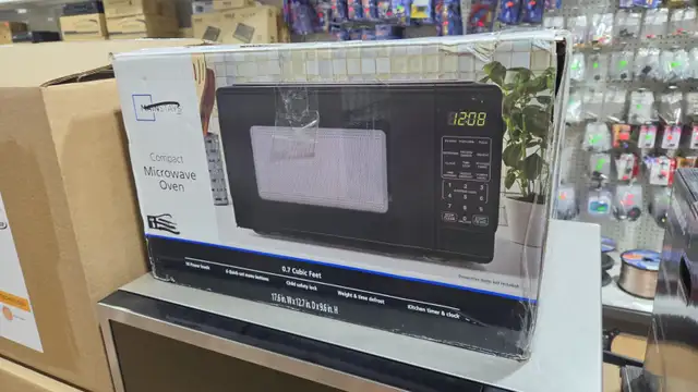 Mainstays Compact Microwave Oven (0.7 CU FT)