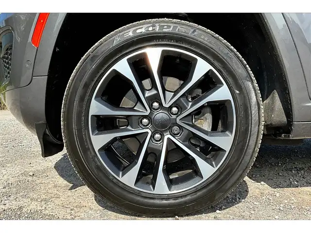 2023 Jeep Grand Cherokee Overland | 5.7L HEMI V8 | FULLY LOADED - Photo 8