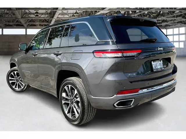 2023 Jeep Grand Cherokee Overland | 5.7L HEMI V8 | FULLY LOADED - Photo 12