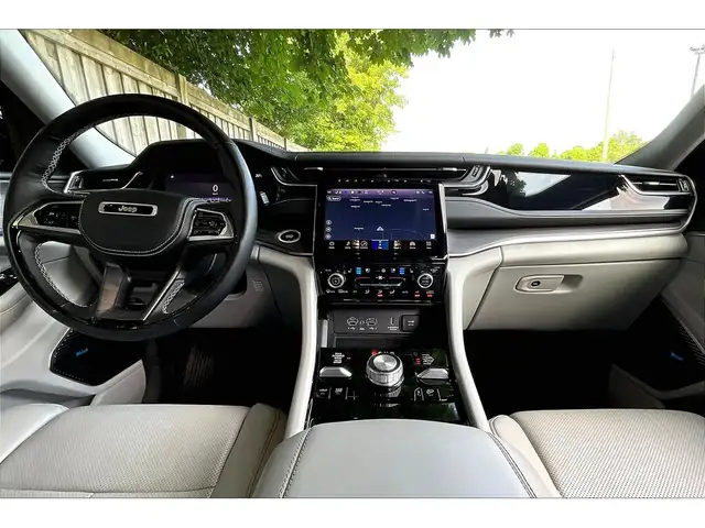 2023 Jeep Grand Cherokee Overland | 5.7L HEMI V8 | FULLY LOADED - Photo 15