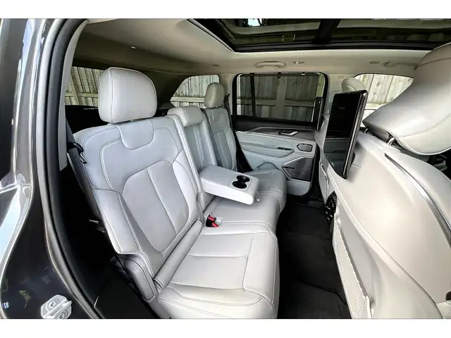 2023 Jeep Grand Cherokee Overland | 5.7L HEMI V8 | FULLY LOADED - Photo 27