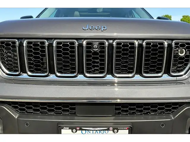 2023 Jeep Grand Cherokee Overland | 5.7L HEMI V8 | FULLY LOADED - Photo 29