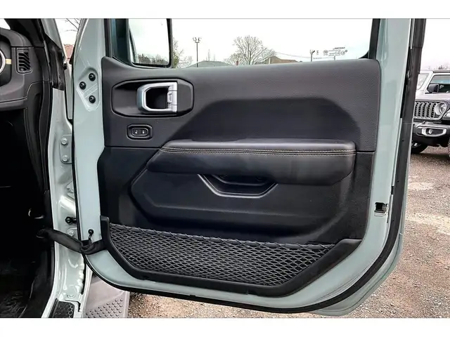 2024 Jeep Wrangler Sahara | Skytop | Leather | Alpine | Tow Pkg - Photo 19