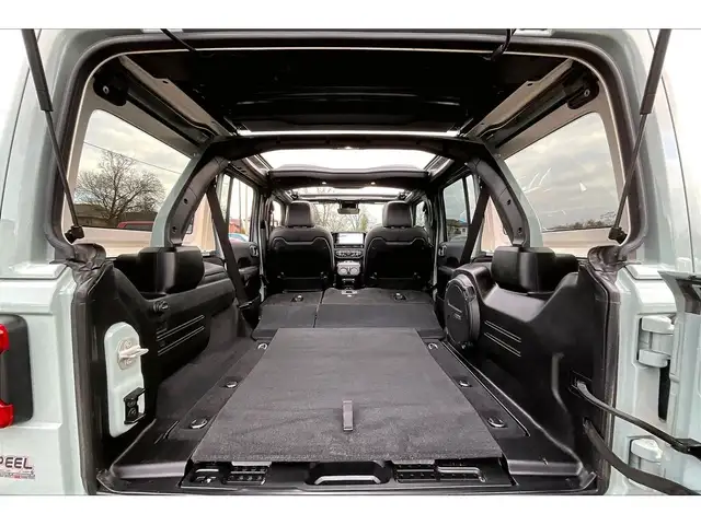 2024 Jeep Wrangler Sahara | Skytop | Leather | Alpine | Tow Pkg - Photo 28