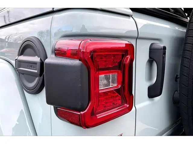 2024 Jeep Wrangler Sahara | Skytop | Leather | Alpine | Tow Pkg - Photo 31