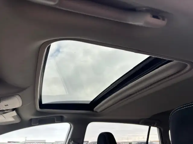 2017 Toyota RAV4 XLE AWD ONE OWNER- NO ACCIDENTS-WARRANTY INCL - Photo 5