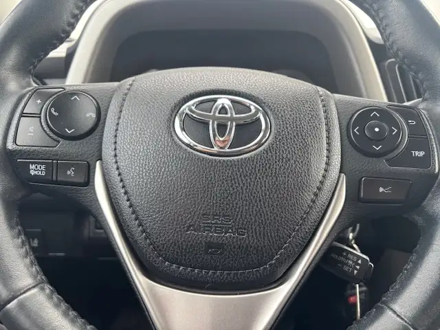 2017 Toyota RAV4 XLE AWD ONE OWNER- NO ACCIDENTS-WARRANTY INCL - Photo 7