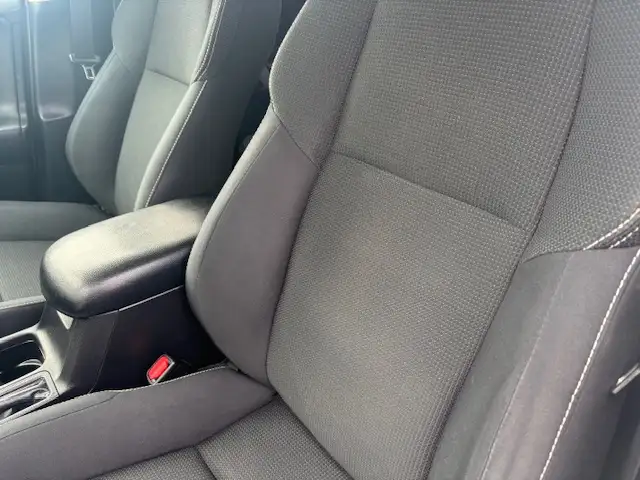 2017 Toyota RAV4 XLE AWD ONE OWNER- NO ACCIDENTS-WARRANTY INCL - Photo 11