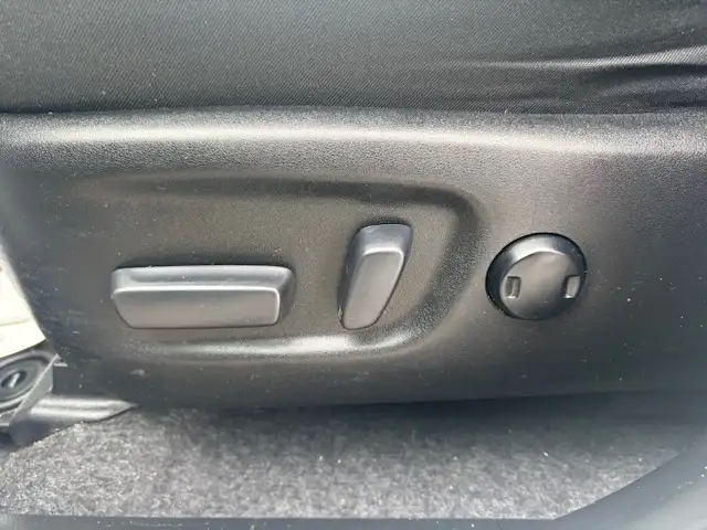 2017 Toyota RAV4 XLE AWD ONE OWNER- NO ACCIDENTS-WARRANTY INCL - Photo 12