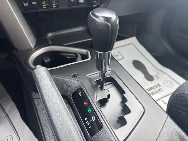 2017 Toyota RAV4 XLE AWD ONE OWNER- NO ACCIDENTS-WARRANTY INCL - Photo 13