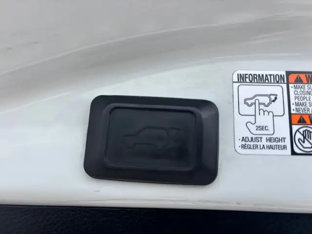 2017 Toyota RAV4 XLE AWD ONE OWNER- NO ACCIDENTS-WARRANTY INCL - Photo 19