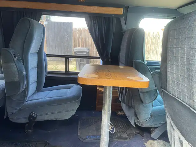1989 Ford Econoline Cruiser - Photo 5