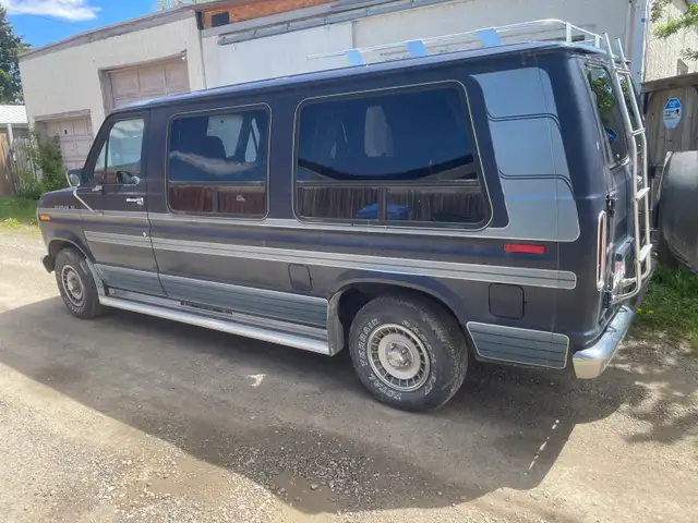 1989 Ford Econoline Cruiser - Photo 6