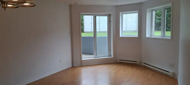 4 ½ et 3 ½ RENOVER, Saint-Eustache avec clientèle établi de 55 - Photo 4