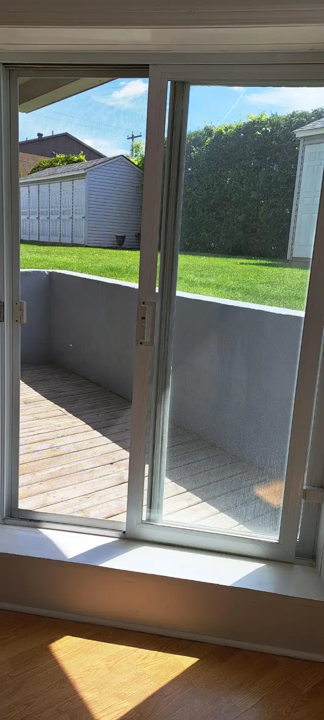 4 ½ et 3 ½ RENOVER, Saint-Eustache avec clientèle établi de 55 - Photo 6