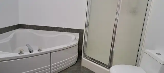 4 ½ et 3 ½ RENOVER, Saint-Eustache avec clientèle établi de 55 - Photo 7