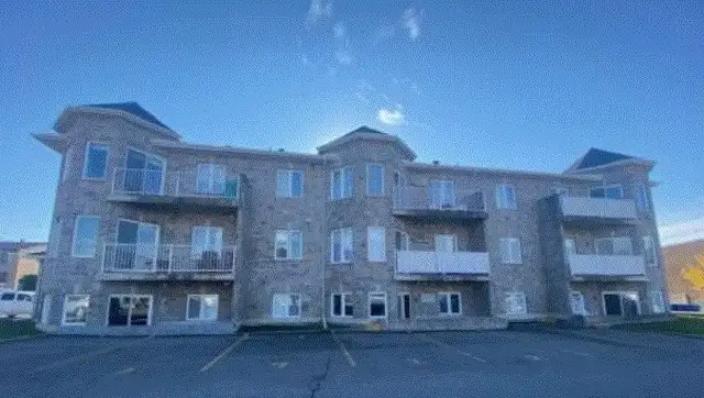 4 ½ et 3 ½ RENOVER, Saint-Eustache avec clientèle établi de 55 - Photo 10