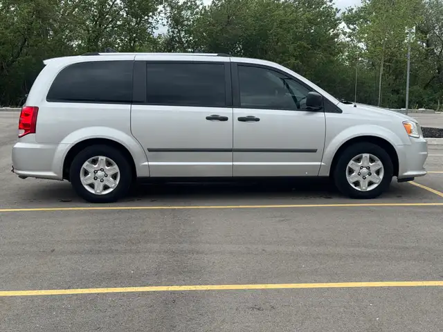 2012 Dodge Grand Caravan SE - Photo 10