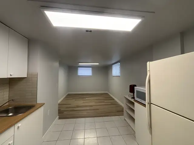 Calgary highland park basement one bedroom suite - Photo 3