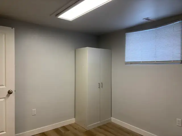 Calgary highland park basement one bedroom suite - Photo 4