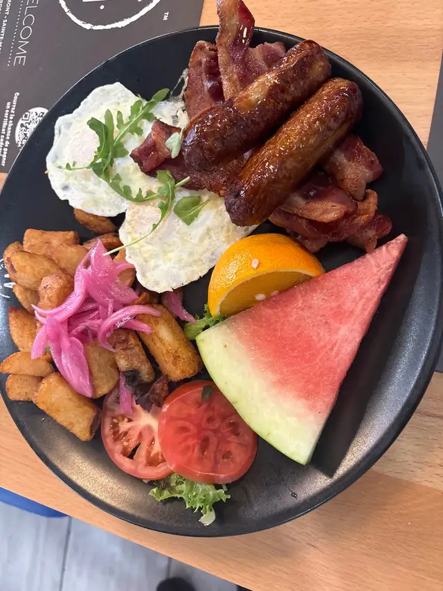 line cook boss boy boss girl waitress with experience