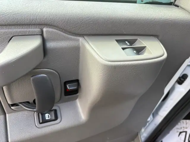 2023 Chevrolet Express 12' CUBE VAN RAMP LOADED SINGLE WHEEL - Photo 10