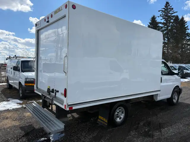 2023 Chevrolet Express 12' CUBE VAN RAMP LOADED SINGLE WHEEL - Photo 13