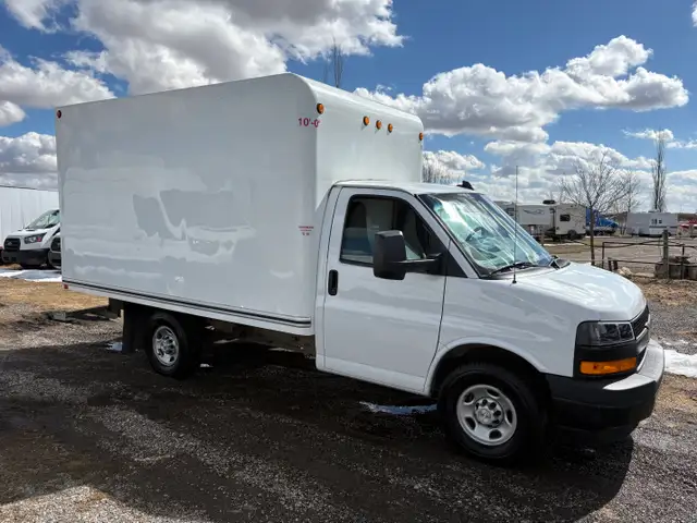 2023 Chevrolet Express 12' CUBE VAN RAMP LOADED SINGLE WHEEL - Photo 15