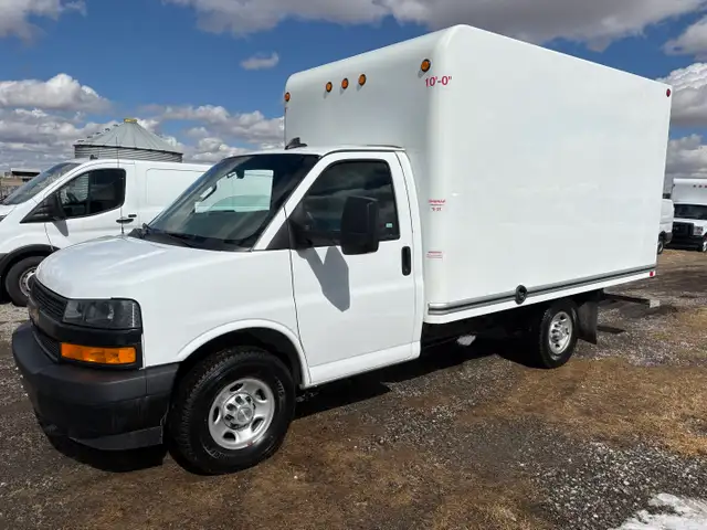 2023 Chevrolet Express 12' CUBE VAN RAMP LOADED SINGLE WHEEL - Photo 16