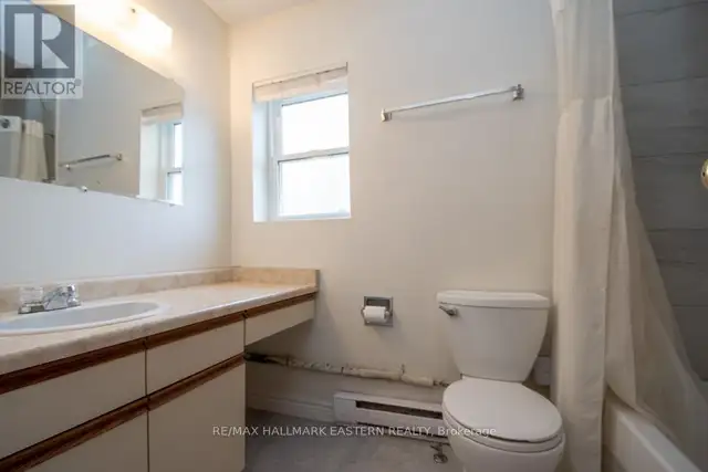 2 Bedroom Garden Apartment in a Historic Setting - Photo 4