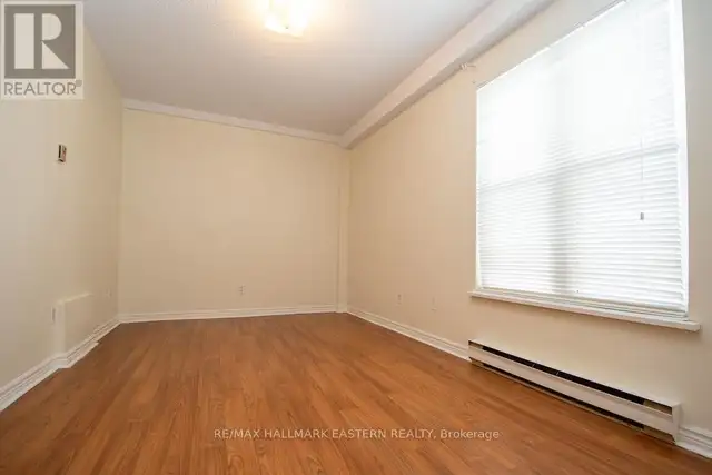 2 Bedroom Garden Apartment in a Historic Setting - Photo 5