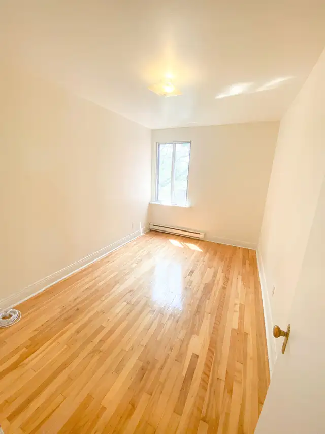 4 1/2 APARTMENT FOR RENT in Cote-des-Neiges, MONTREAL (available - Photo 2