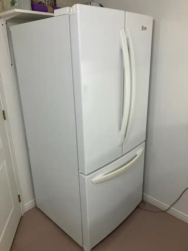 Réfrigérateur frigo LG 20 pieds3