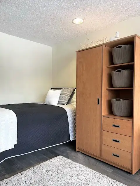 Summer Housing Sarnia | Furnished 2-Bed Suite | $1,500/month - Photo 3