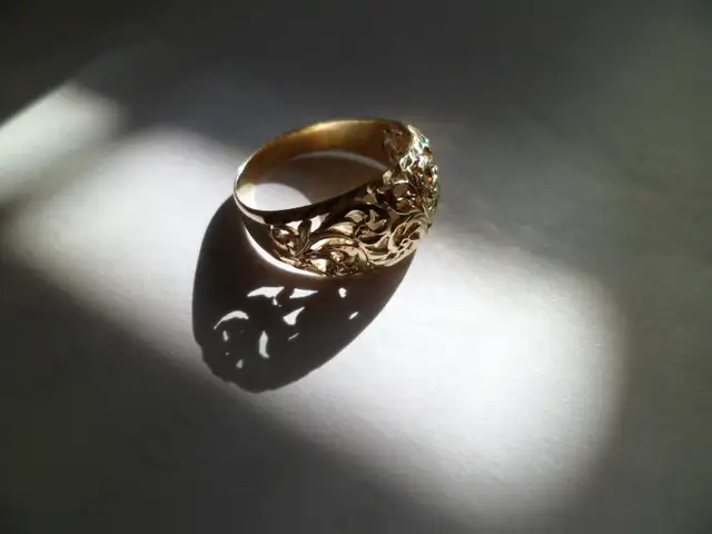 10 kt yellow gold filigree ring - Photo 2