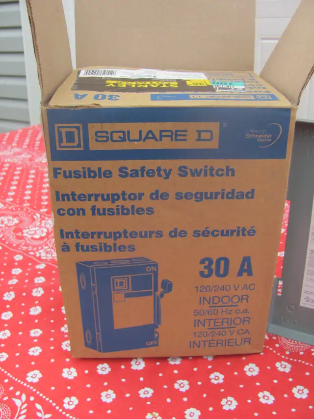 Fusible Safety Switch - Photo 2