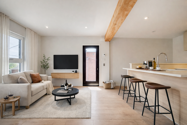 3 ½ with big Terrace | 5 min to YUL | Pet friendly | A/C| INET - Photo 2