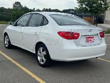 2010 Hyundai Elantra Limited - Photo 5