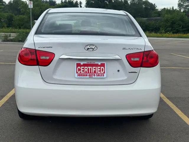 2010 Hyundai Elantra Limited - Photo 6