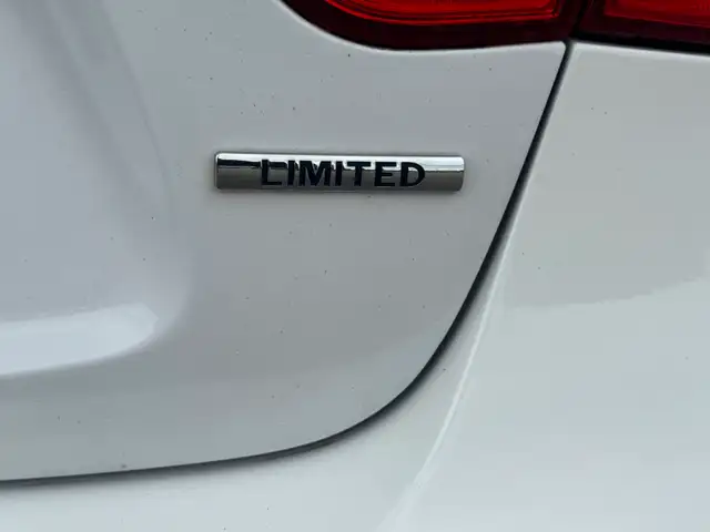 2010 Hyundai Elantra Limited - Photo 7