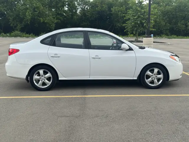 2010 Hyundai Elantra Limited - Photo 9