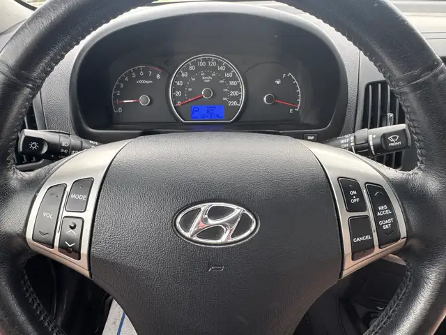 2010 Hyundai Elantra Limited - Photo 14